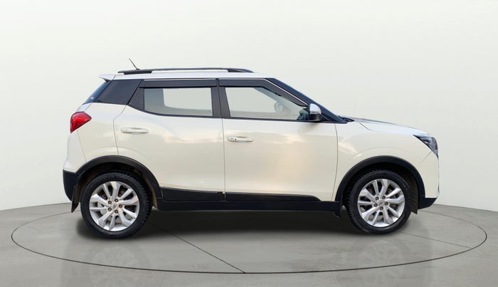 2020 Mahindra XUV300 W8 1.5 DIESEL, Diesel, Manual, 79,449 km, Right Side View
