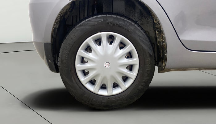 2013 Maruti Swift VXI, Petrol, Manual, 87,697 km, Right Rear Wheel