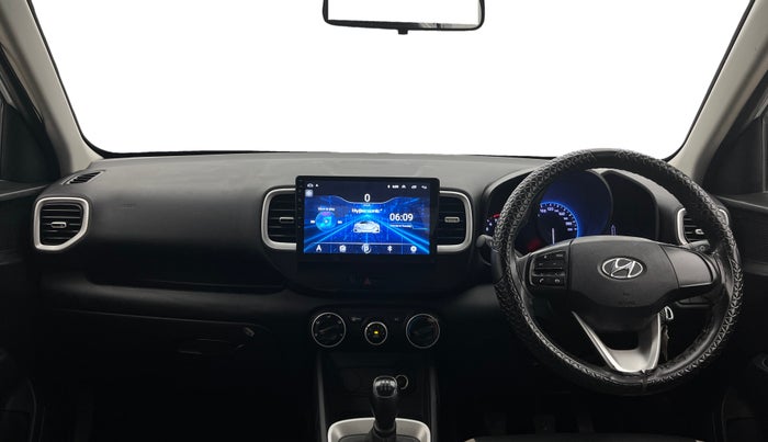 2020 Hyundai VENUE S 1.2, Petrol, Manual, 39,068 km, Dashboard
