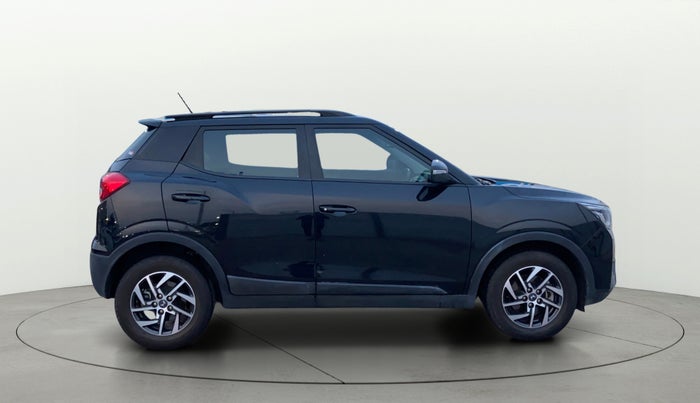 2024 Mahindra XUV300 W8 (O) 1.2 PETROL, Petrol, Manual, 31,207 km, Right Side View