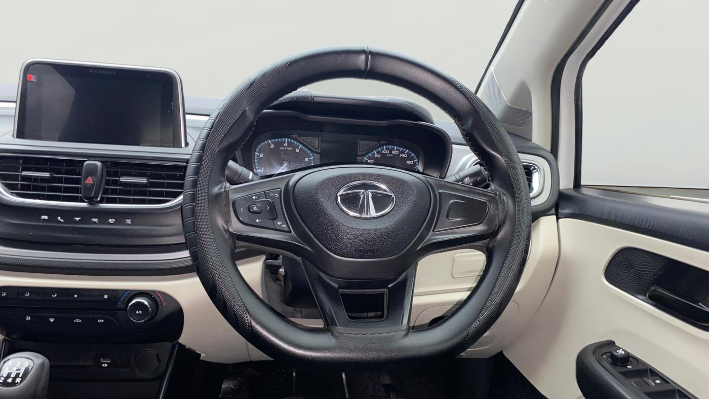 2022 Tata ALTROZ XM PLUS PETROL, Petrol, Manual, 79,466 km, Steering Wheel Close Up