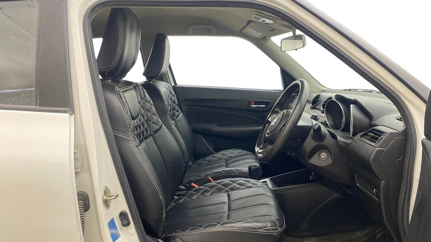 2022 Maruti Swift VXI AMT, Petrol, Automatic, 46,664 km, Right Side Front Door Cabin