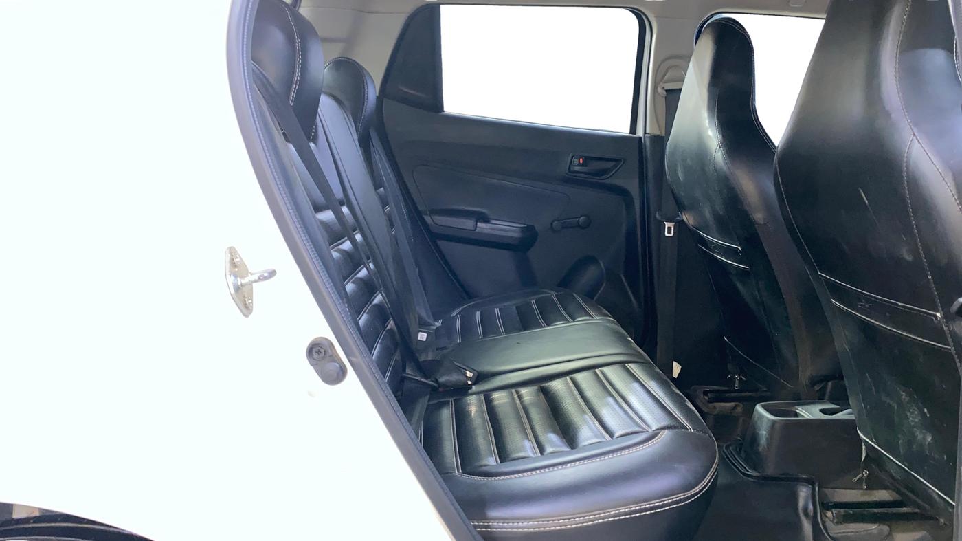 2024 Maruti Swift LXI, Petrol, Manual, 15,848 km, Right Side Rear Door Cabin