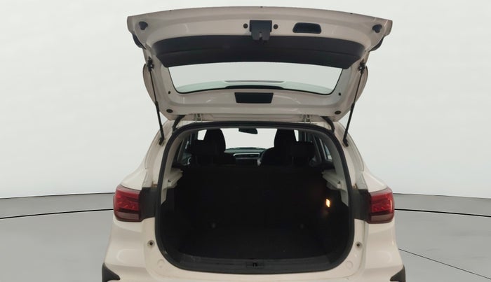 2023 MG ASTOR SUPER 1.5 MT, Petrol, Manual, 16,248 km, Boot Door Open