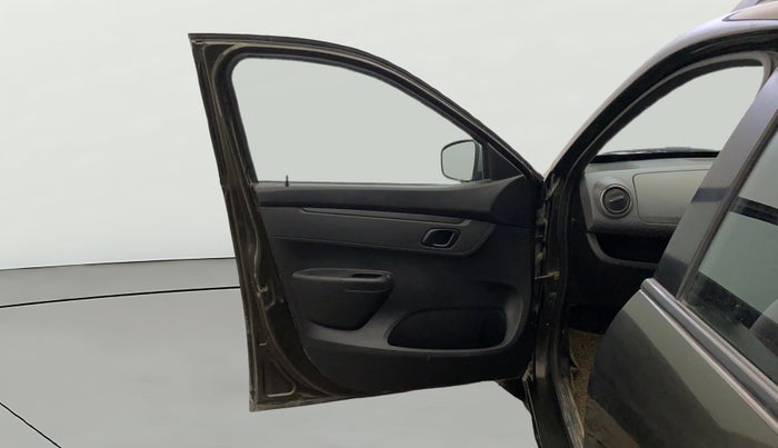 2017 Renault Kwid RXT 1.0 AMT (O), Petrol, Automatic, 99,229 km, LHS Front Door