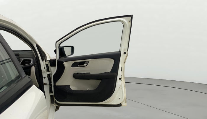 2023 Tata ALTROZ XZ PLUS O SUNROOF CNG, CNG, Manual, 32,268 km, RHS Front Door