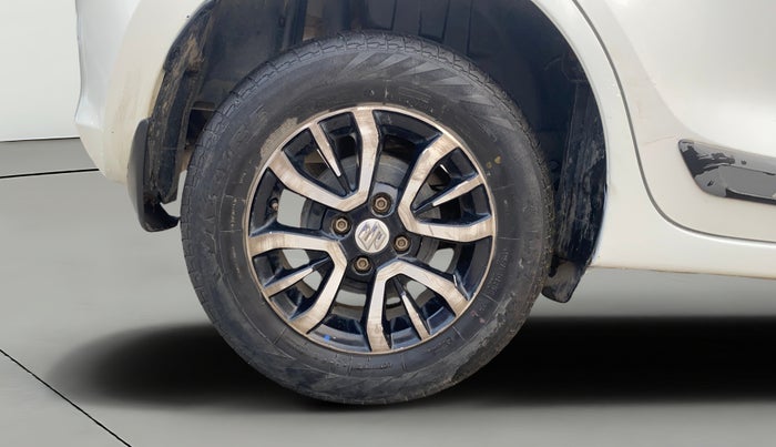 2021 Maruti Swift VXI, Petrol, Manual, 1,24,239 km, Right Rear Wheel