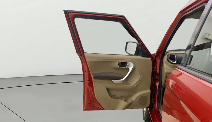 2015 Mahindra TUV300 T8, Diesel, Manual, 88,311 km, LHS Front Door