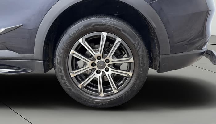 2023 Mahindra XUV700 AX 7 LUXURY D MT 7 STR, Diesel, Manual, 34,049 km, Left Rear Wheel