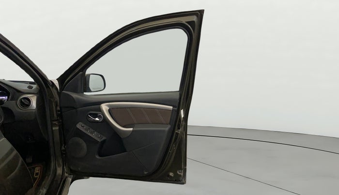 2020 Renault Duster RXZ 1.5 PETROL MT, Petrol, Manual, 50,715 km, RHS Front Door