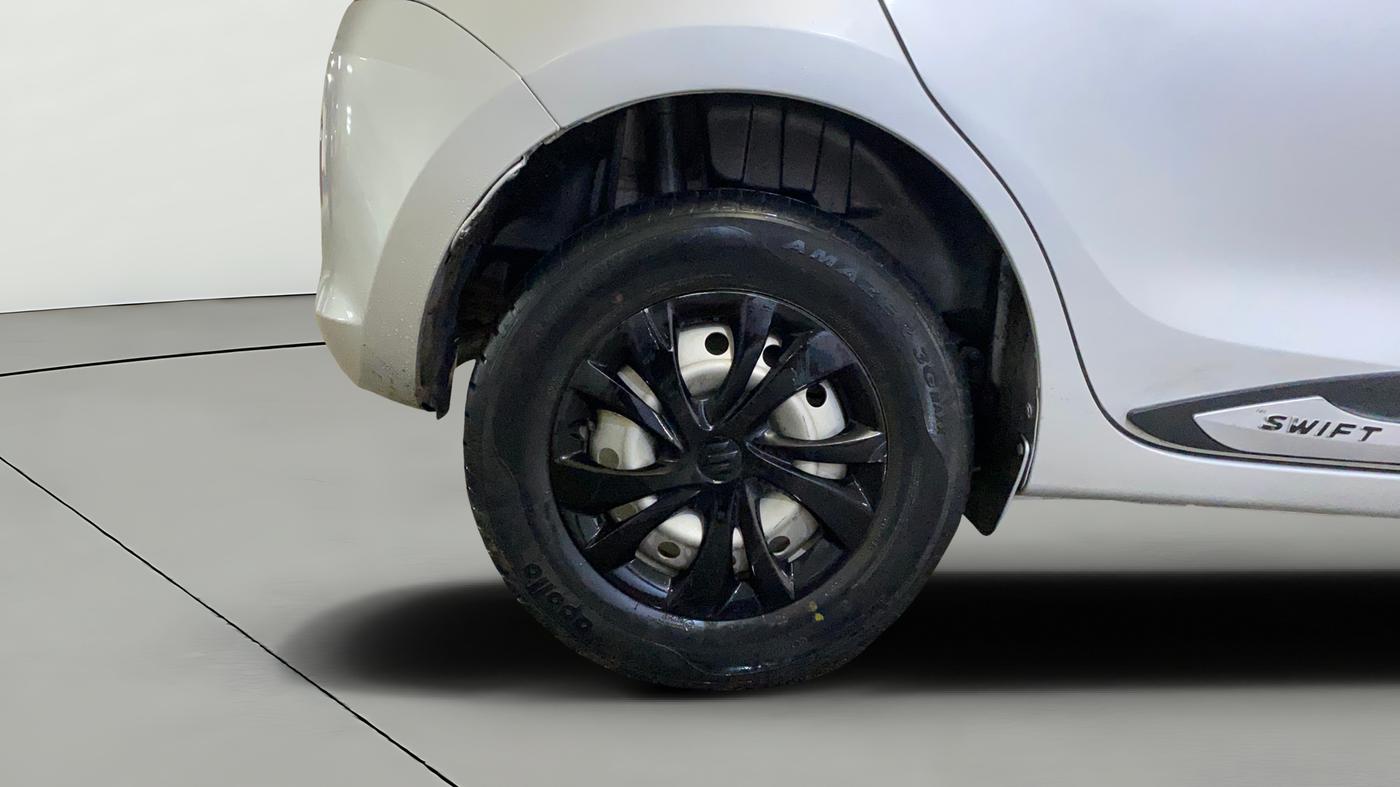 2019 Maruti Swift LXI, Petrol, Manual, 42,772 km, Right Rear Wheel