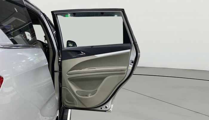 2019 Mahindra MARAZZO M8 8 STR, Diesel, Manual, 30,475 km, RHS Rear Door