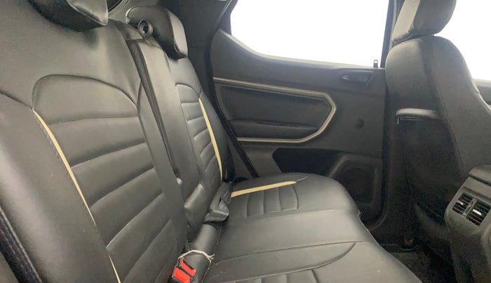 2021 Renault Kiger RXZ TURBO MT, Petrol, Manual, 31,963 km, Right Side Rear Door Cabin