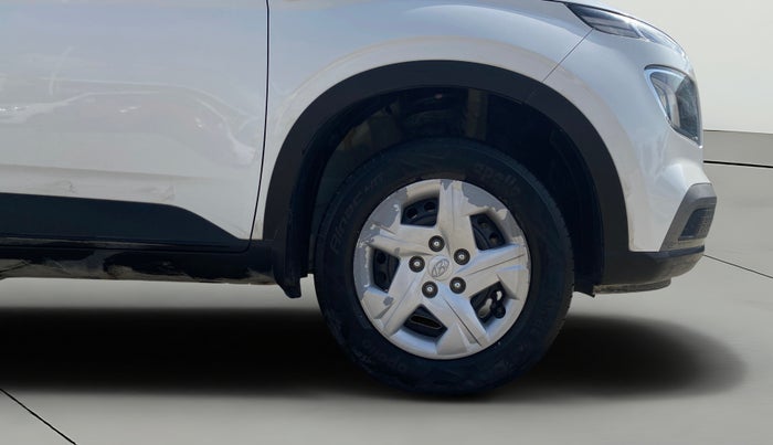 2021 Hyundai VENUE S 1.2, Petrol, Manual, 34,827 km, Right Front Wheel