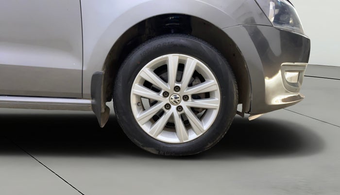 2013 Volkswagen Polo HIGHLINE1.2L, Petrol, Manual, 50,138 km, Right Front Wheel