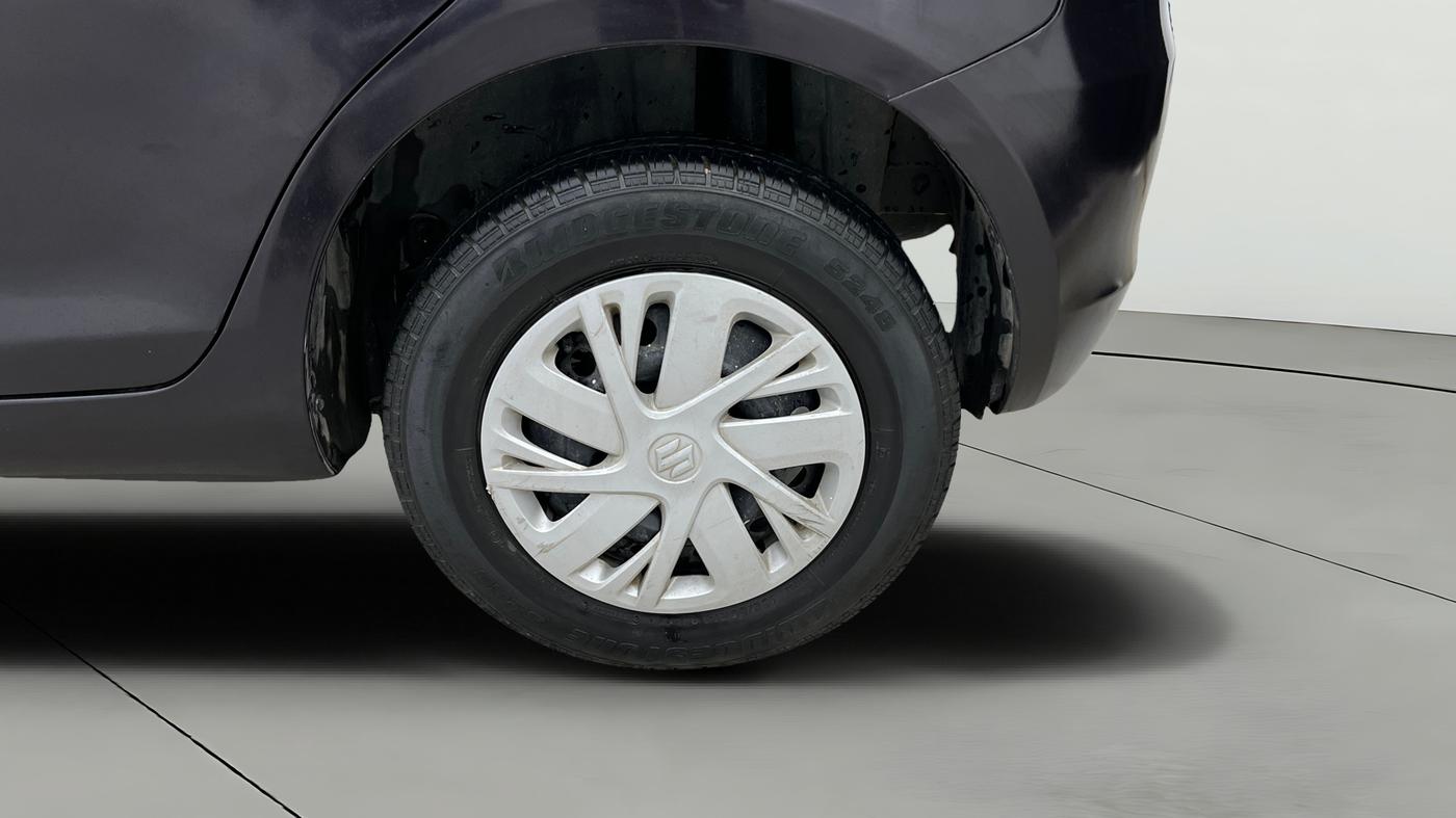 2015 Maruti Swift VXI, Petrol, Manual, 57,277 km, Left Rear Wheel