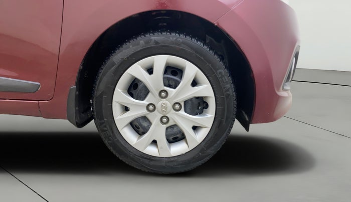 2015 Hyundai Grand i10 SPORTZ 1.2 KAPPA VTVT, Petrol, Manual, 1,02,001 km, Right Front Wheel