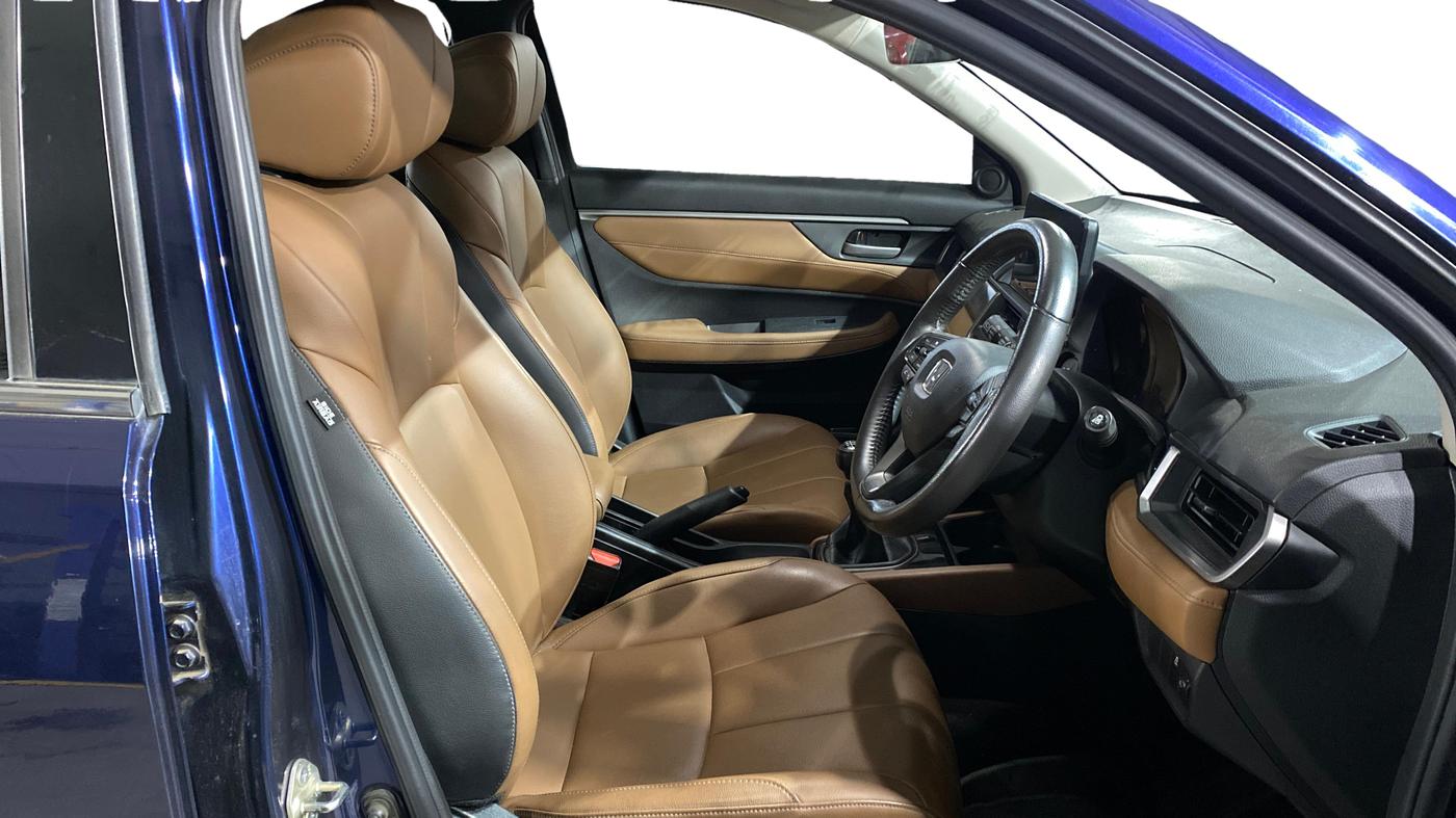 2023 Honda ELEVATE ZX MT, Petrol, Manual, 15,584 km, Right Side Front Door Cabin