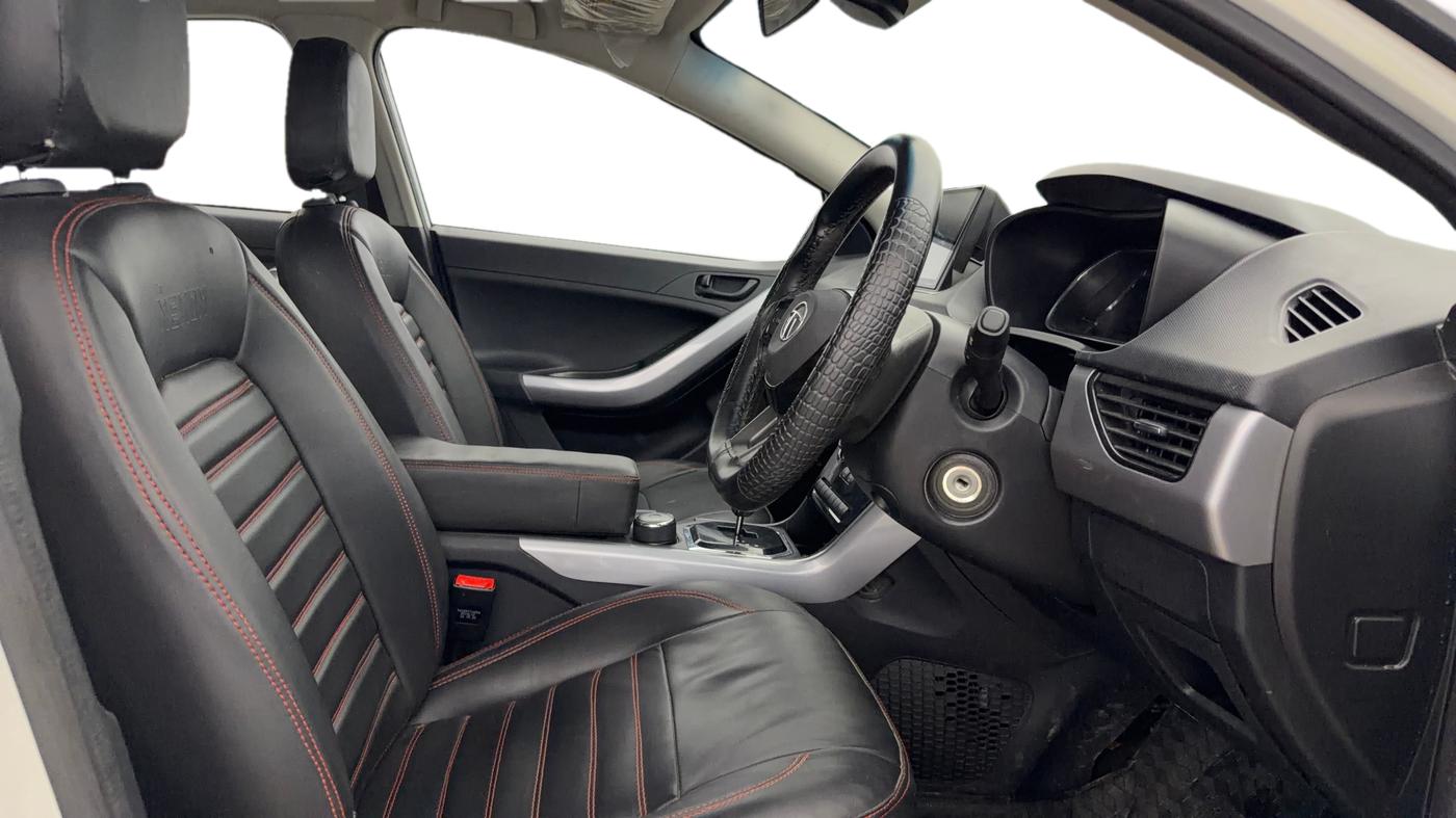 2022 Tata NEXON XMA SUNROOF PETROL, Petrol, Automatic, 66,132 km, Right Side Front Door Cabin