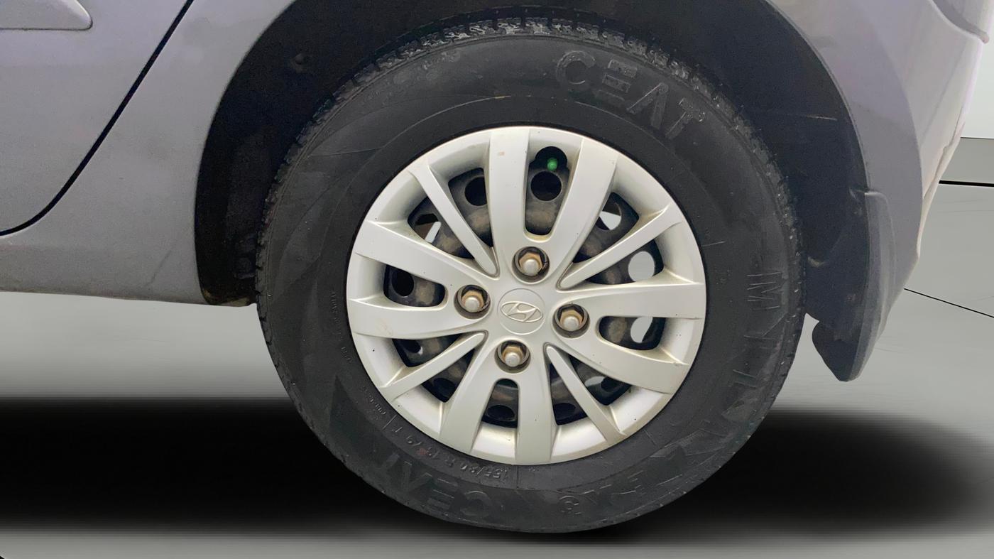 2013 Hyundai i10 SPORTZ 1.2, Petrol, Manual, 1,15,573 km, Left Rear Wheel