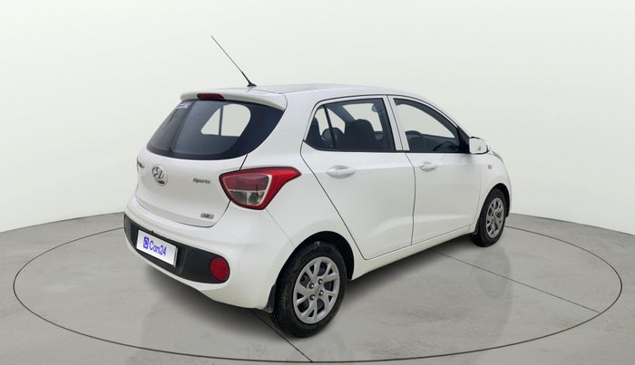 2017 Hyundai Grand i10 SPORTZ 1.2 KAPPA VTVT, Petrol, Manual, 1,27,820 km, Right Back Diagonal