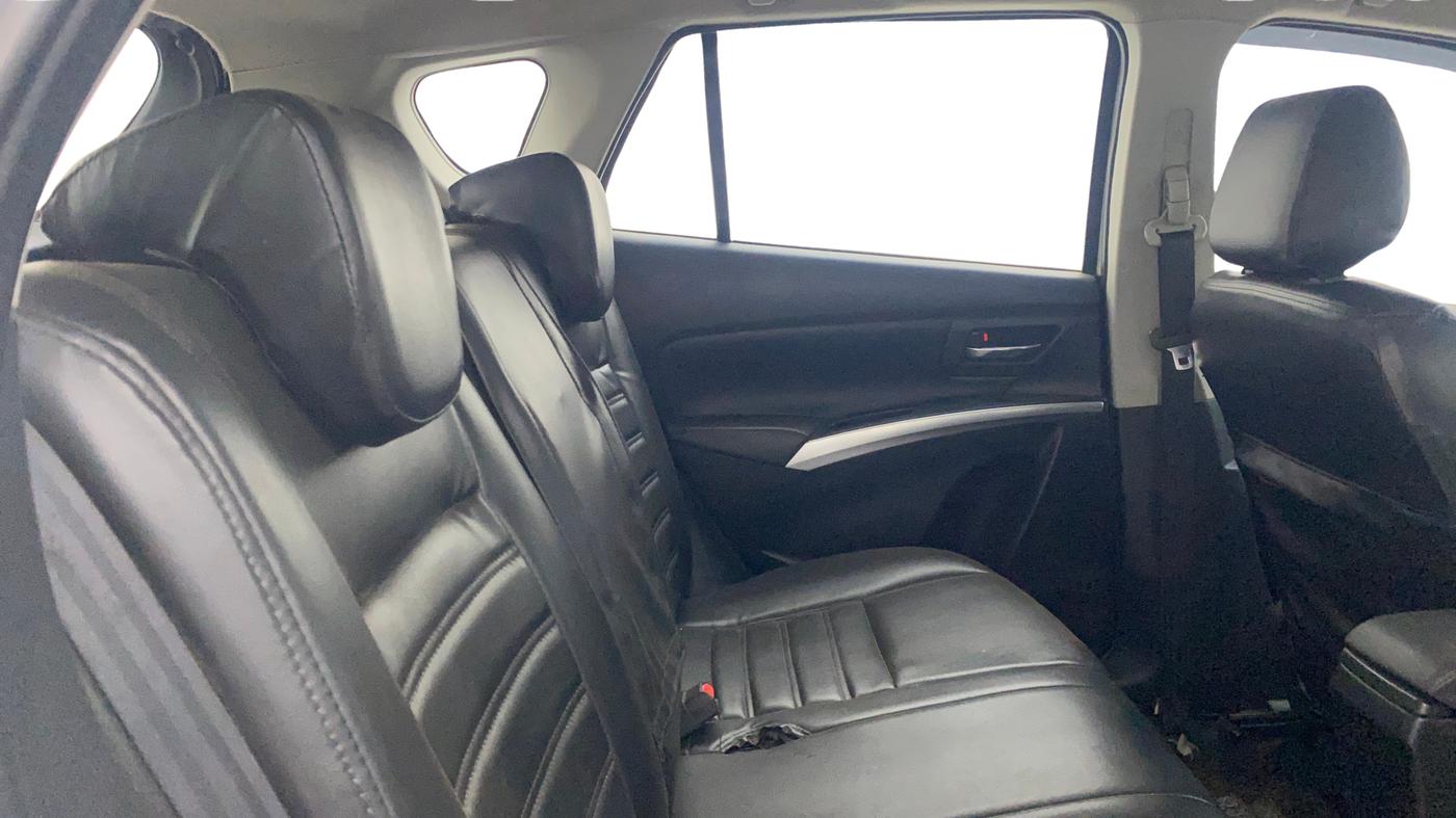 2017 Maruti S Cross ALPHA 1.3, Diesel, Manual, 87,034 km, Right Side Rear Door Cabin