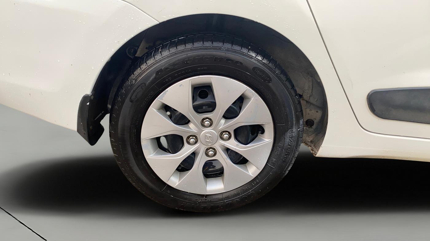 2017 Hyundai Xcent E+, Petrol, Manual, 69,046 km, Right Rear Wheel