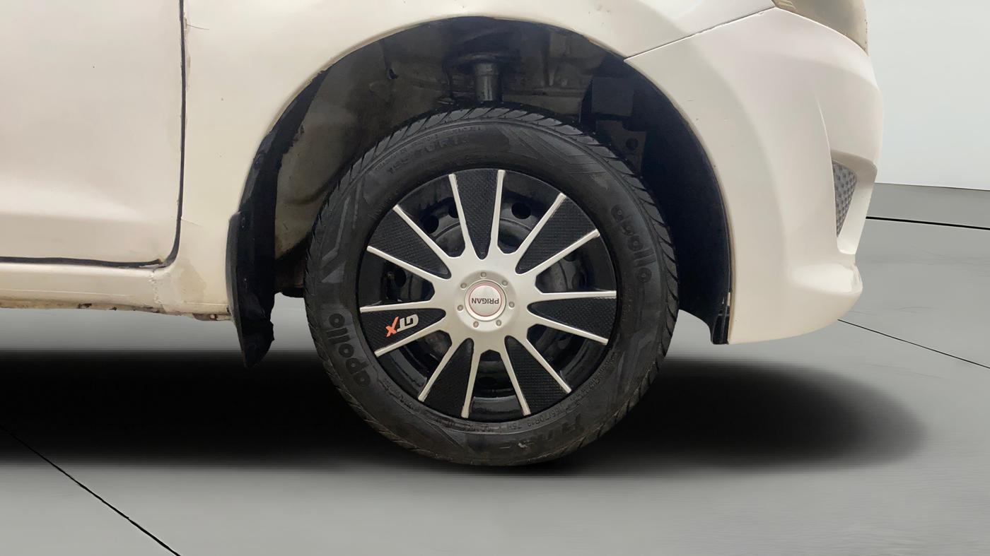 2014 Datsun Go T, Petrol, Manual, 1,12,672 km, Right Front Wheel