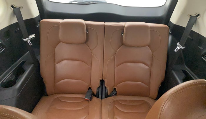 2020 MG HECTOR PLUS SHARP 1.5 PETROL TURBO HYBRID MT 6-STR, Petrol, Manual, 1,10,576 km, Third Seat Row ( optional )