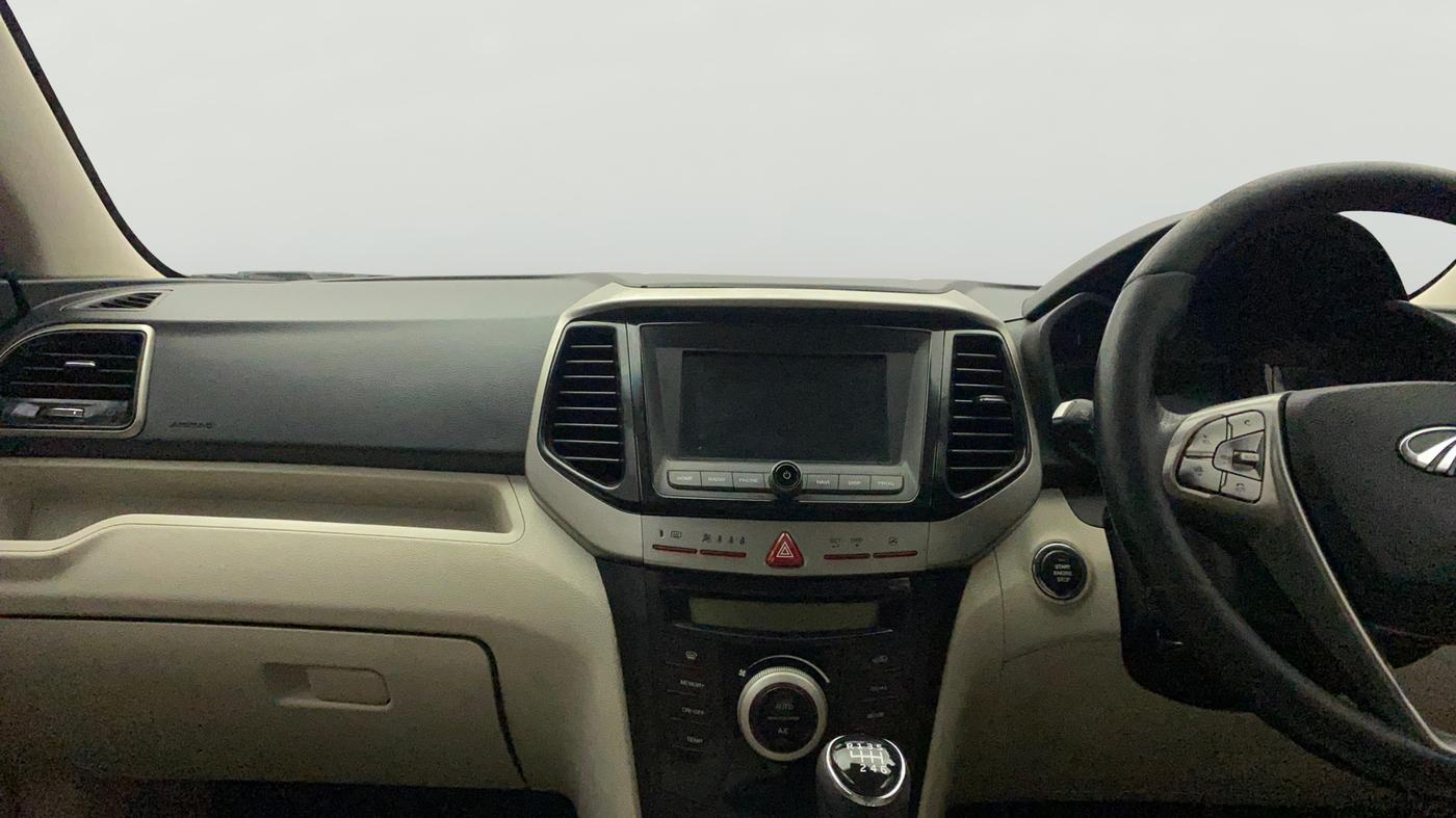 2020 Mahindra XUV300 W8 (O) 1.2 PETROL, Petrol, Manual, 91,363 km, Air Conditioner