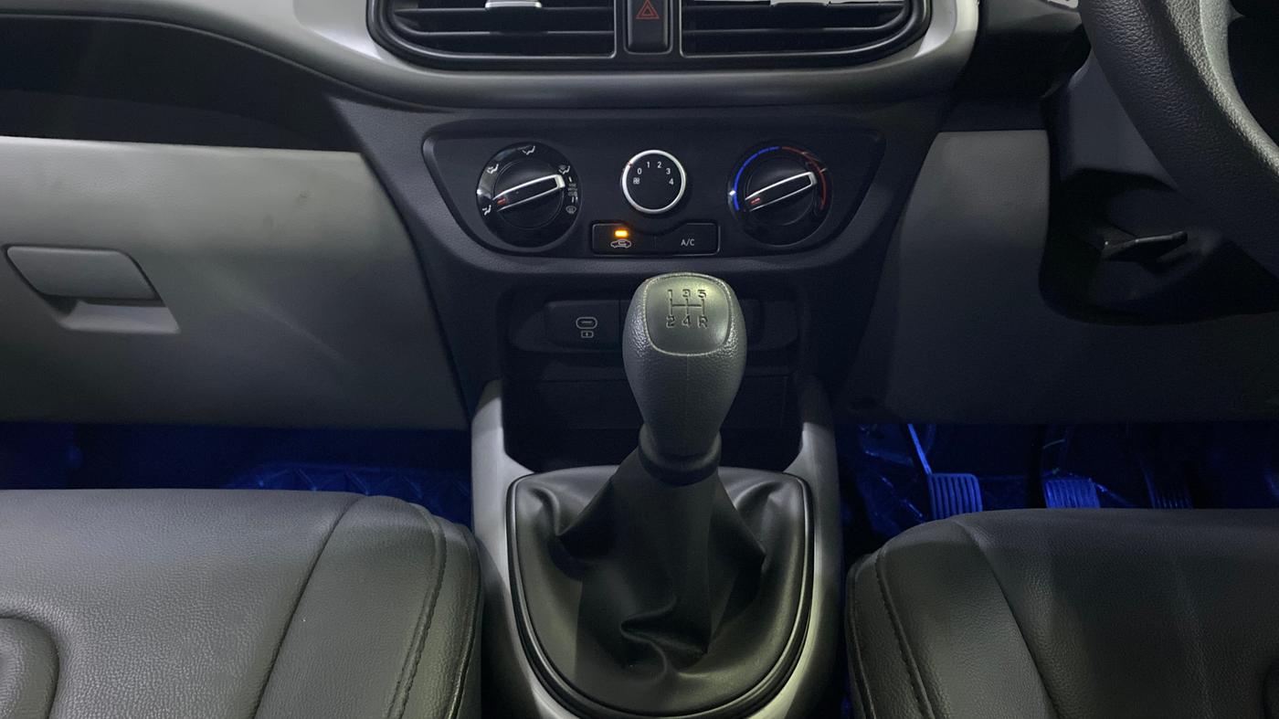 2025 Hyundai GRAND I10 NIOS MAGNA 1.2 KAPPA VTVT, Petrol, Manual, 2,243 km, Air Conditioner
