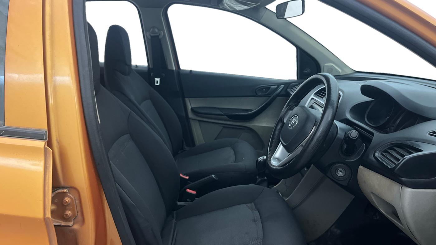 2017 Tata Tiago XM PETROL, CNG, Manual, 88,976 km, Right Side Front Door Cabin