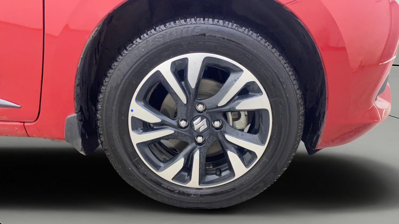 2025 Maruti Swift ZXi Plus Dual Tone AMT, Petrol, Automatic, 5,654 km, Right Front Wheel