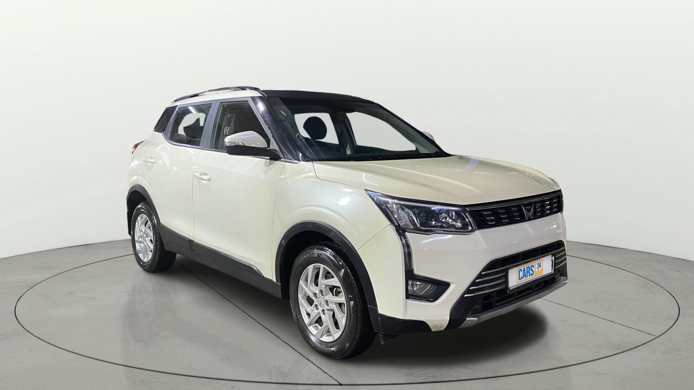 2023 Mahindra XUV300 W8 1.2 PETROL, Petrol, Manual, 22,230 km, SRP