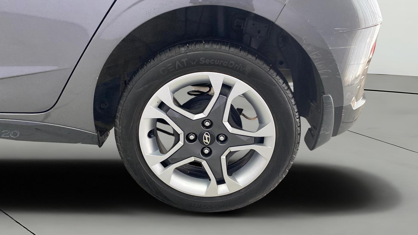 2024 Hyundai NEW I20 SPORTZ 1.2 IVT, Petrol, Automatic, 12,985 km, Left Rear Wheel