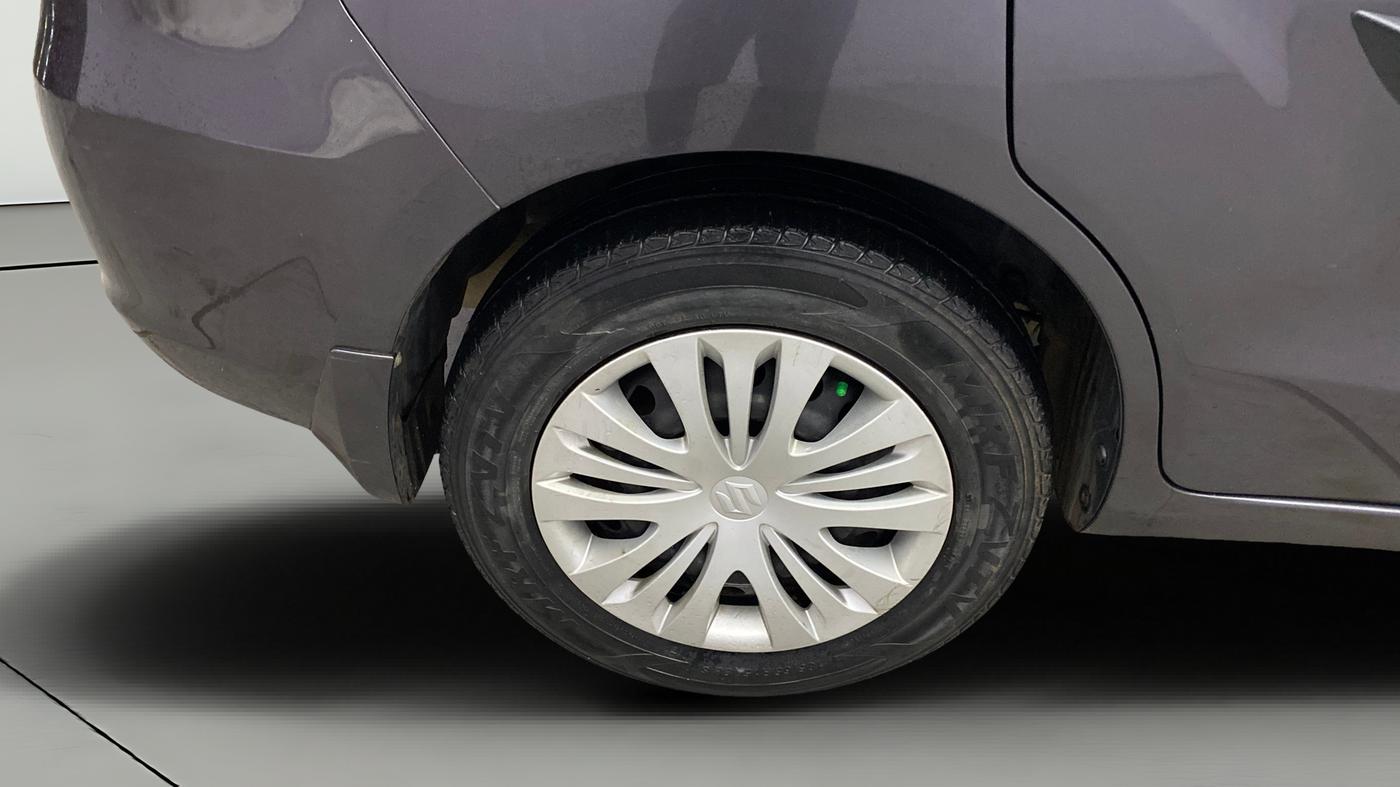 2013 Maruti Ertiga VXI, Petrol, Manual, 60,549 km, Right Rear Wheel