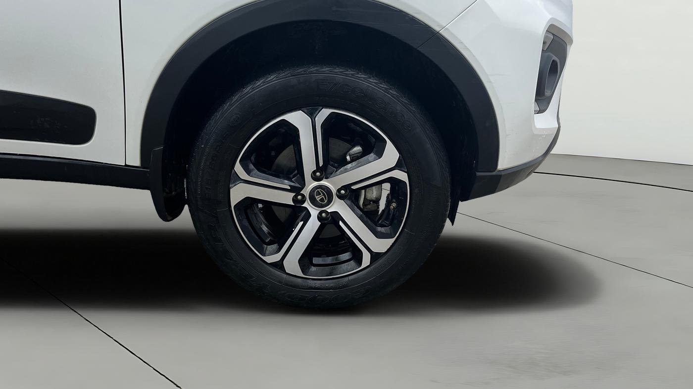 2022 Tata NEXON XZ PLUS PETROL, Petrol, Manual, 40,045 km, Right Front Wheel