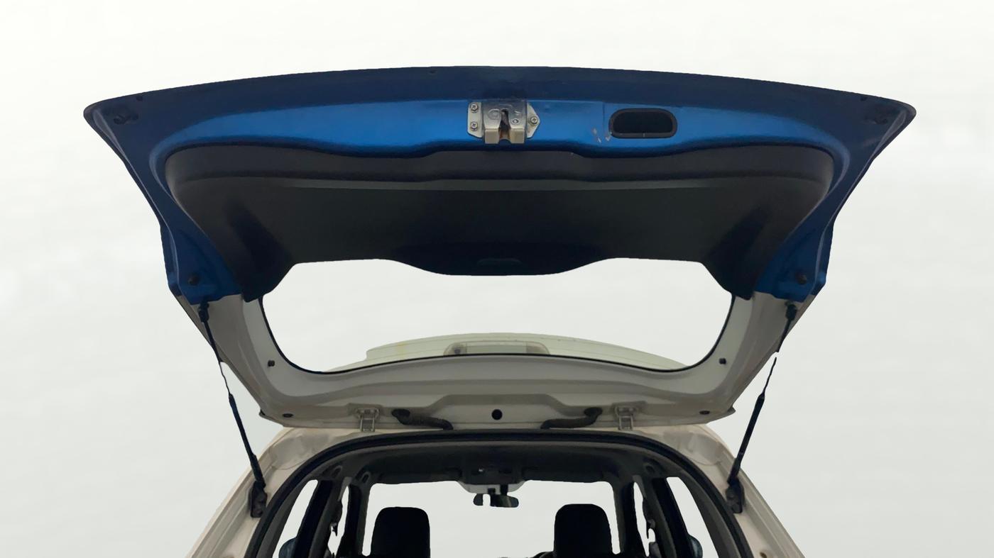 2017 Maruti Vitara Brezza ZDI PLUS DUAL TONE, Diesel, Manual, 83,346 km, Boot Door Open