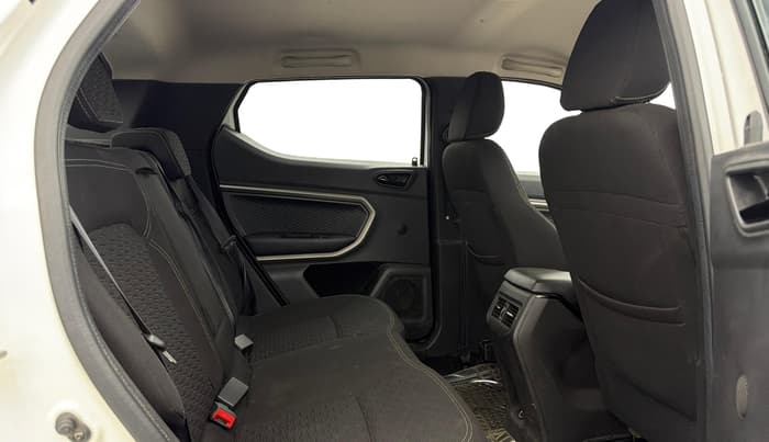 2021 Renault Kiger RXZ TURBO CVT, Petrol, Automatic, 22,357 km, Right Side Rear Door Cabin