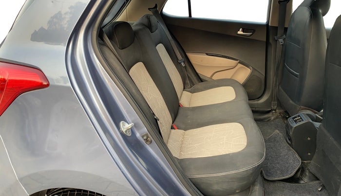 2016 Hyundai Grand i10 SPORTZ 1.2 KAPPA VTVT, Petrol, Manual, 96,930 km, Right Side Rear Door Cabin