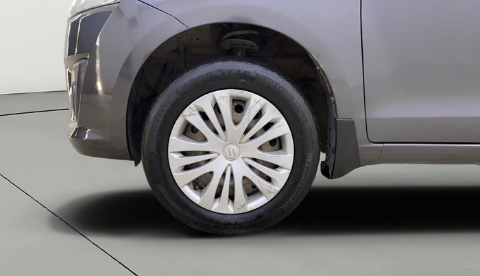 2015 Maruti Ertiga VXI CNG, CNG, Manual, 1,07,500 km, Left Front Wheel