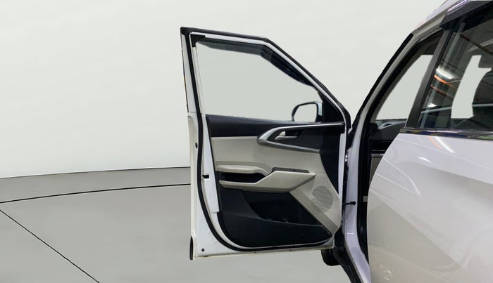 2023 KIA CARENS PRESTIGE 1.5 PETROL 7 STR, Petrol, Manual, 22,338 km, LHS Front Door