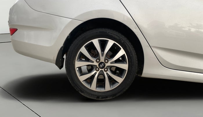 2013 Hyundai Verna FLUIDIC 1.6 CRDI SX, Diesel, Manual, 96,358 km, Right Rear Wheel
