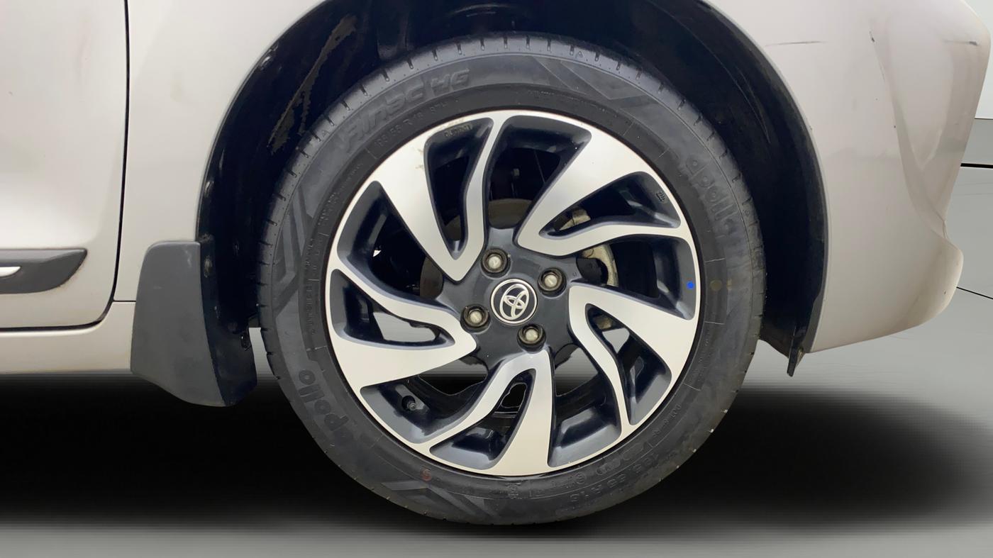 2020 Toyota Glanza G, Petrol, Manual, 27,466 km, Right Front Wheel