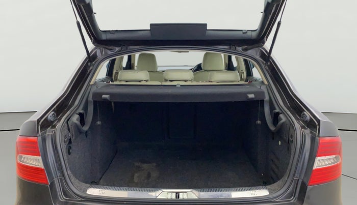 2015 Skoda Superb ELEGANCE 1.8 TSI AT, Petrol, Automatic, 71,139 km, Boot Open Zoomed View