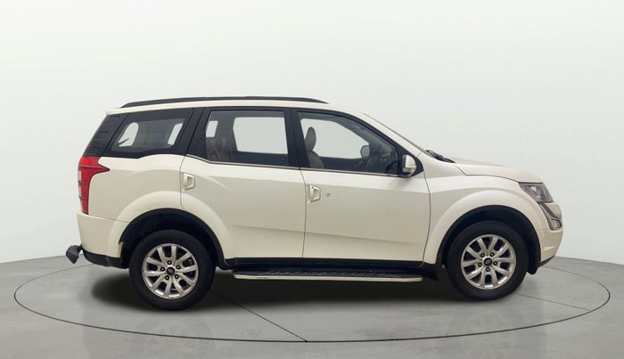 2017 Mahindra XUV500 W10, Diesel, Manual, 98,291 km, Right Side View