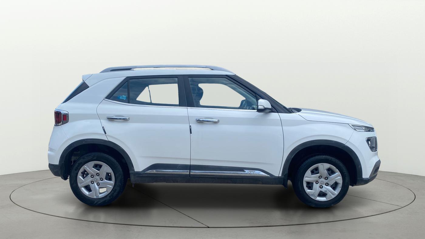 2020 Hyundai VENUE S+ 1.2, Petrol, Manual, 68,138 km, Right Side View