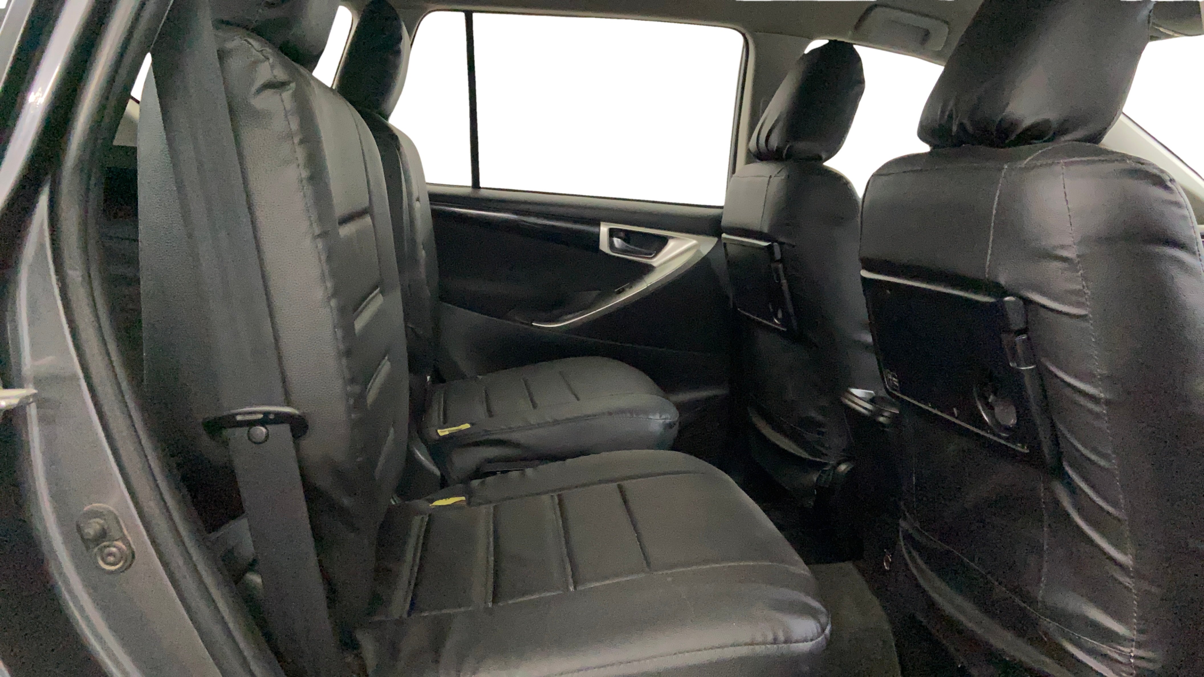 camera-Right-Side-Rear-Door-Cabin