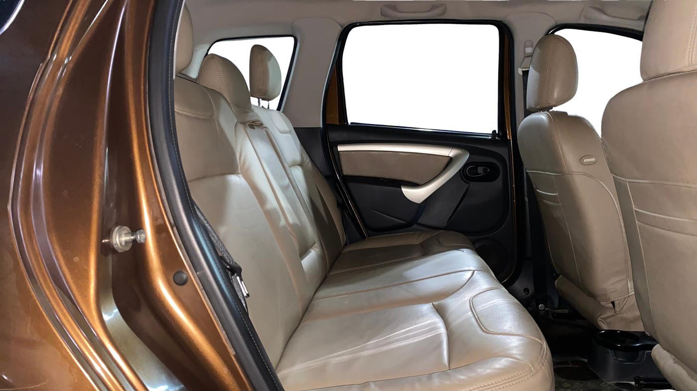 2014 Renault Duster RXL PETROL, Petrol, Manual, 37,765 km, Right Side Rear Door Cabin