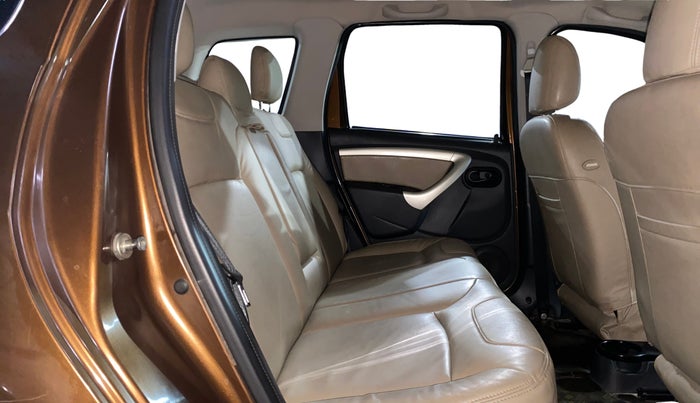 2014 Renault Duster RXL PETROL, Petrol, Manual, 37,765 km, Right Side Rear Door Cabin